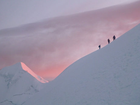 mountaineers on illimani bolivia
