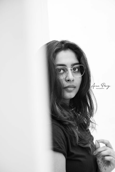 portrait of beautiful girl ,beautiful portrait pciture of girl, monochorme portraits, black and white portraits, arun pargi