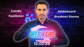 Seb qui tient entre ses mains le mot Webinaire avec le logo Teams sur l'épaule