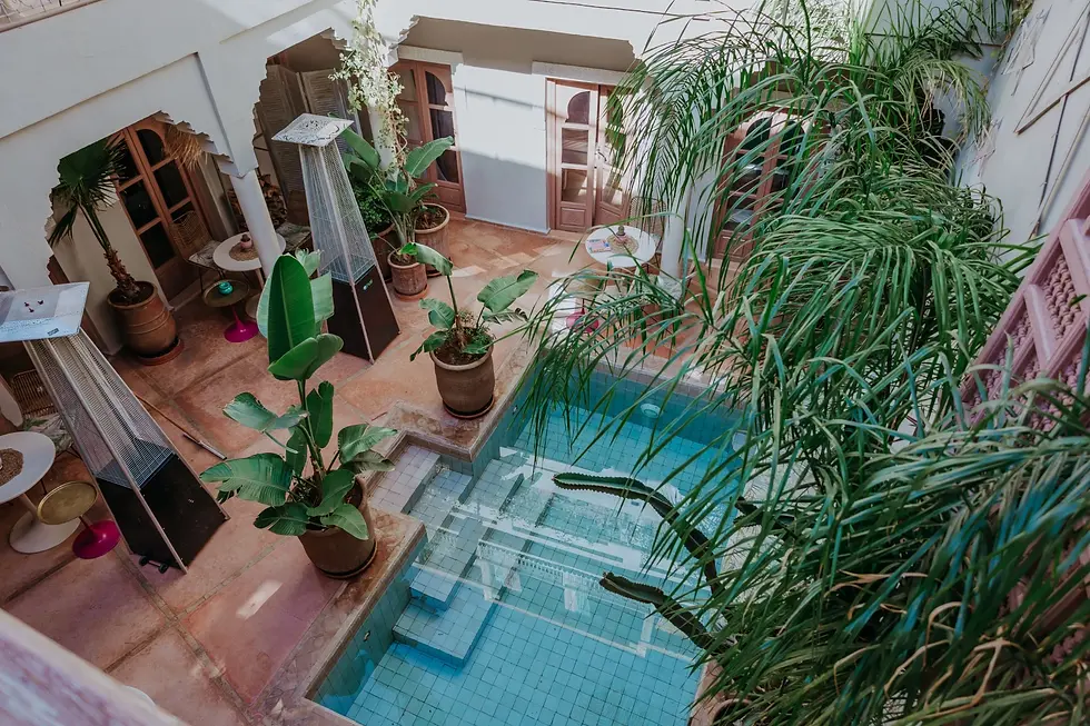 riad117_pool_courtyard_view.webp