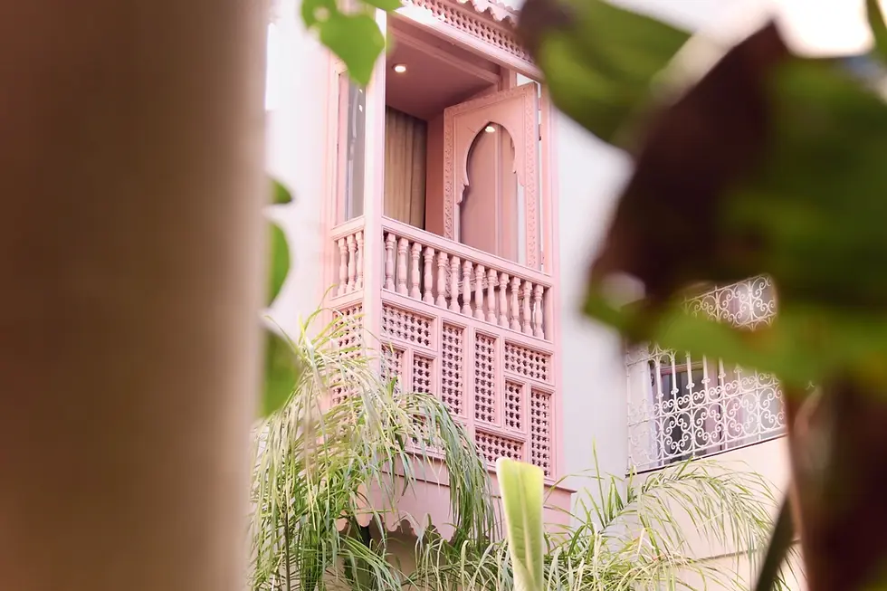 riad-117-window-shot.webp