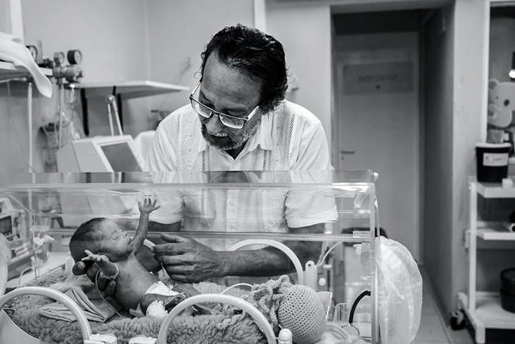 Echaron a un médico por comprarle un medicamento a un nene con leucemia