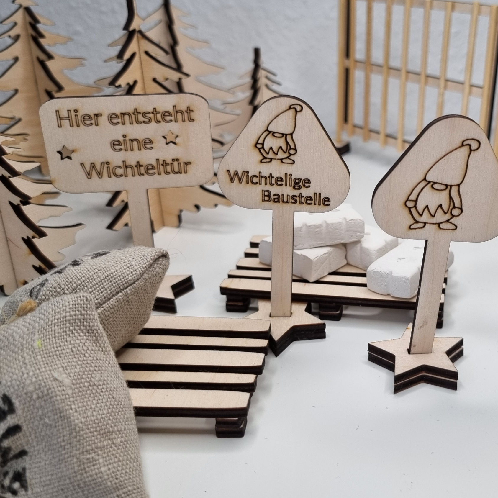 Miniatur Baustellenschilder-Set mit 4 Schilder, Wichtelbaustelle, Wichteleinzug