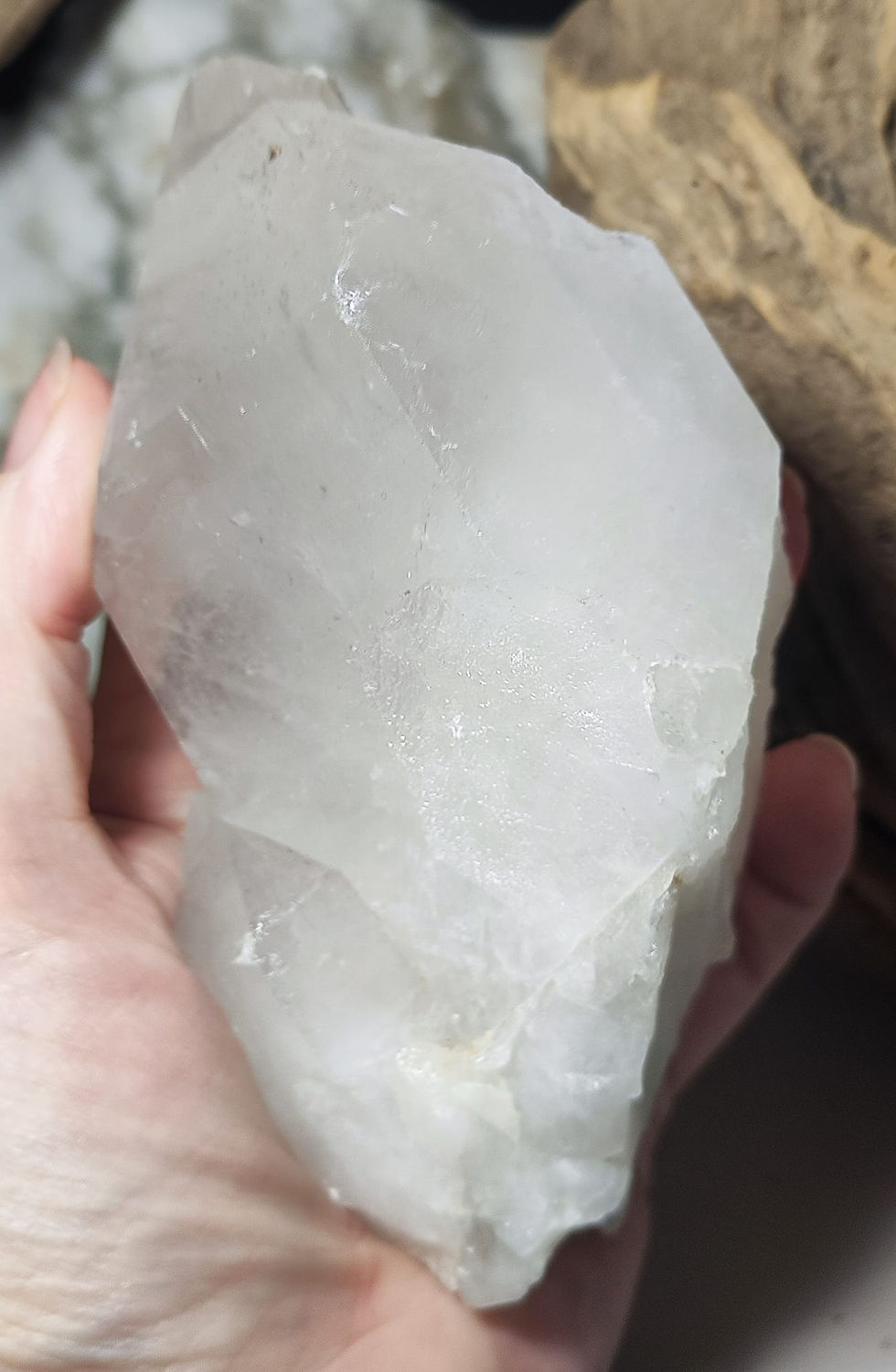 Thumbnail: quartz point hand held