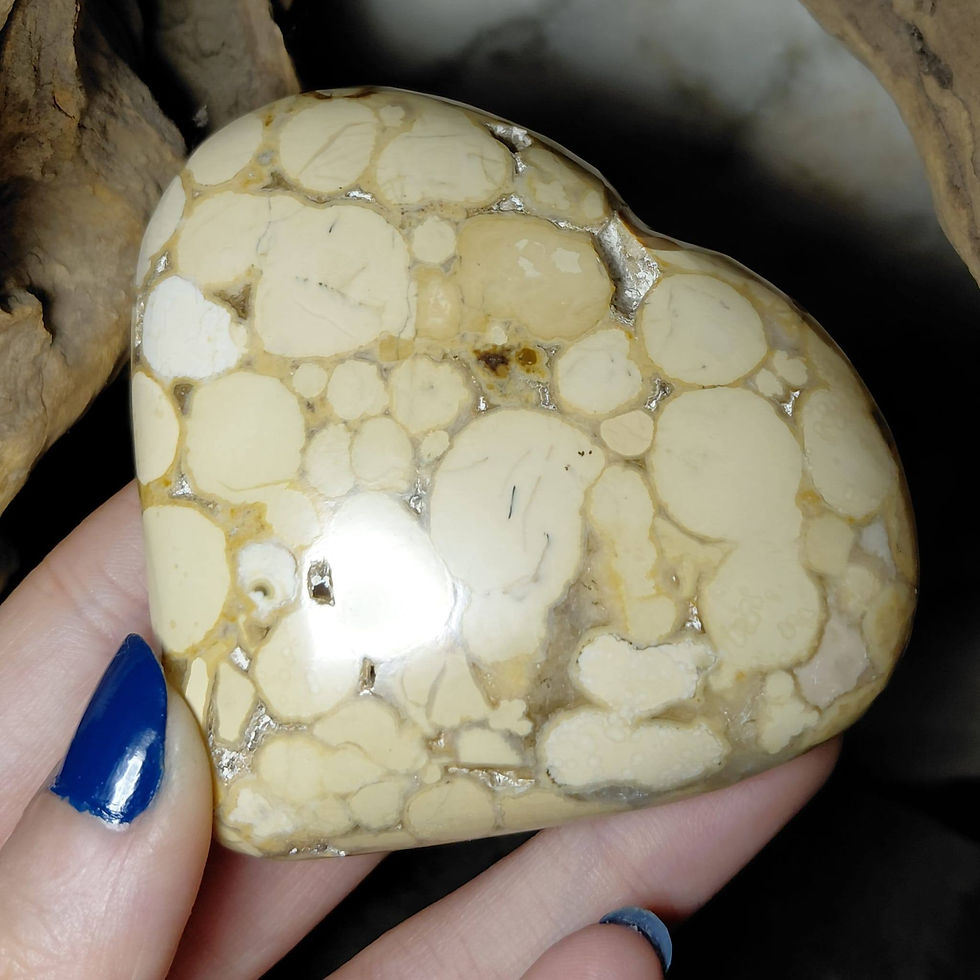 cobra jasper heart hand held side view