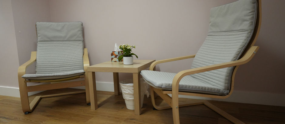2 chairs in therapy