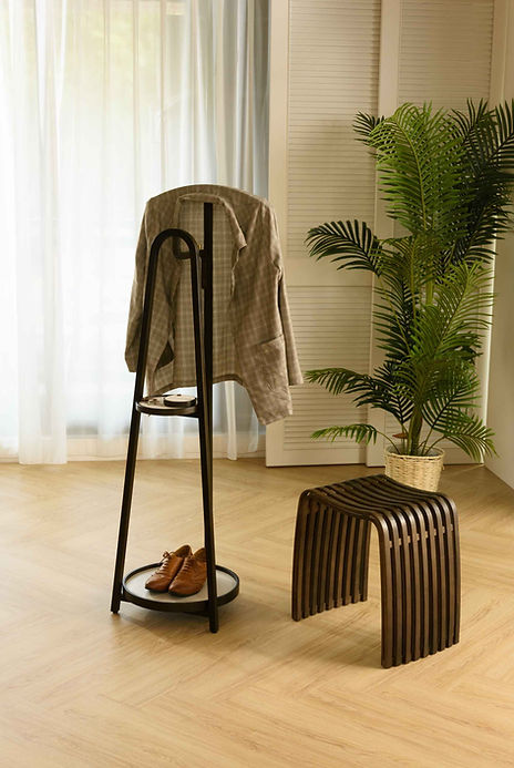 Rico Valet Stand_2024PM_b01.jpg