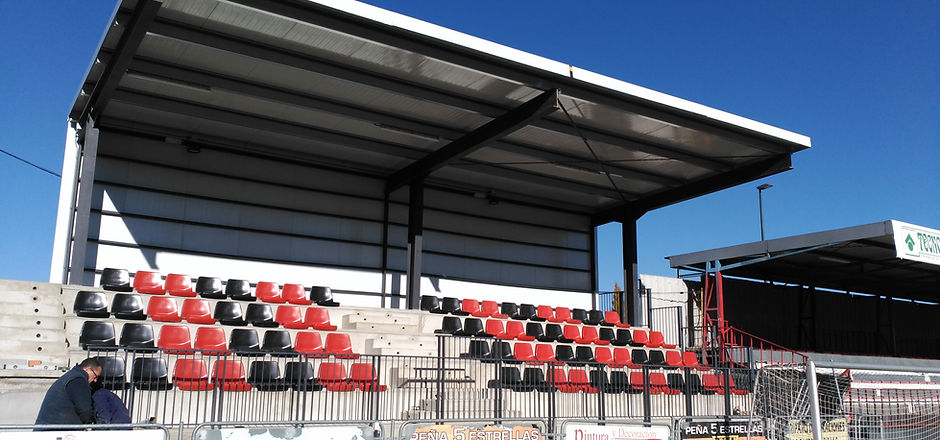 GRADERÍO CAMPO FÚTBOL.jpg