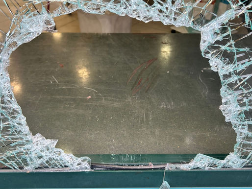 TENTATO COLPO NELLA NOTTE ALLA FARMACIA POLICLINICO