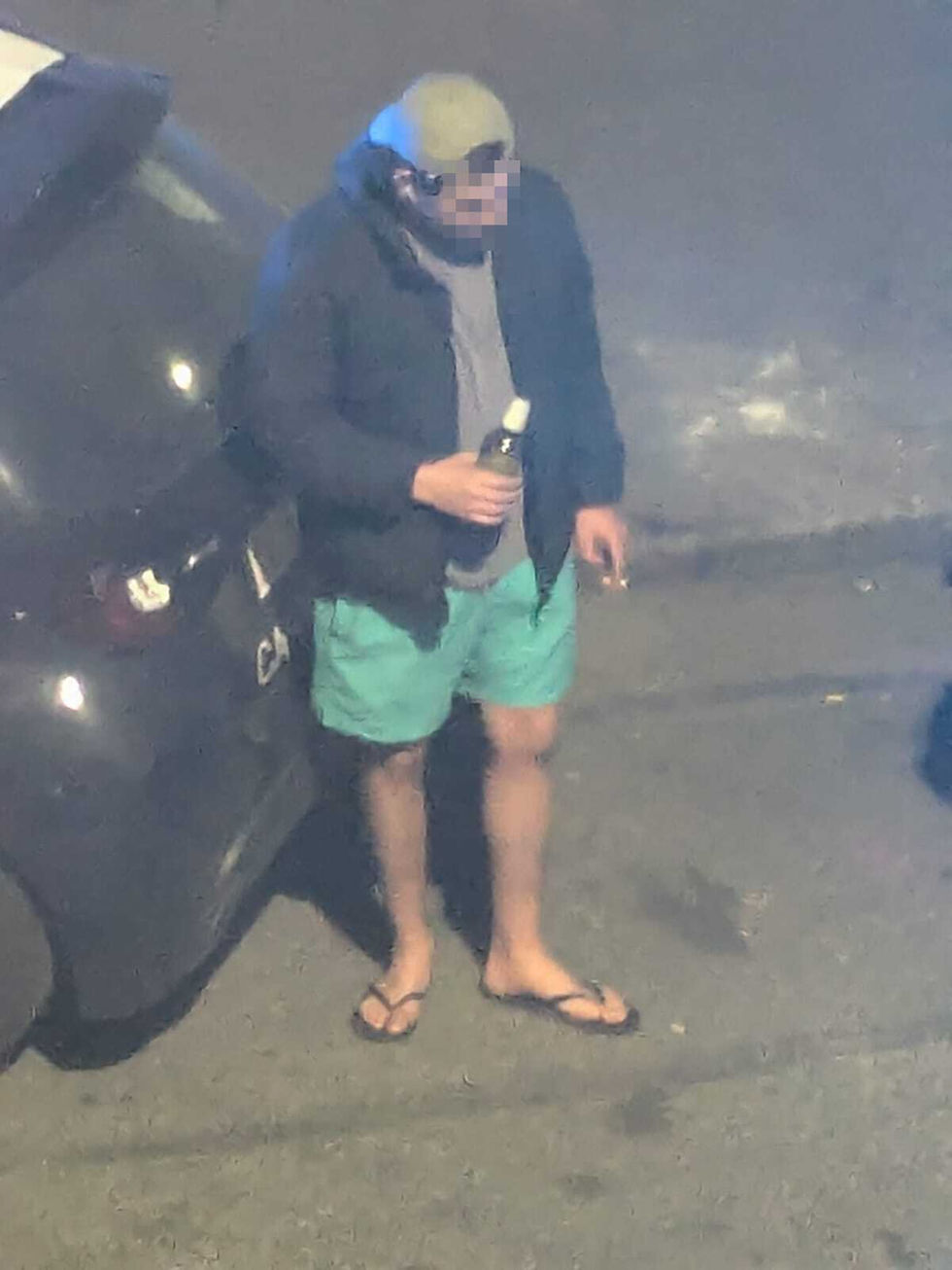 SI MASTURBA DAVANTI A UNA DONNA IN VIA PALESTRINA