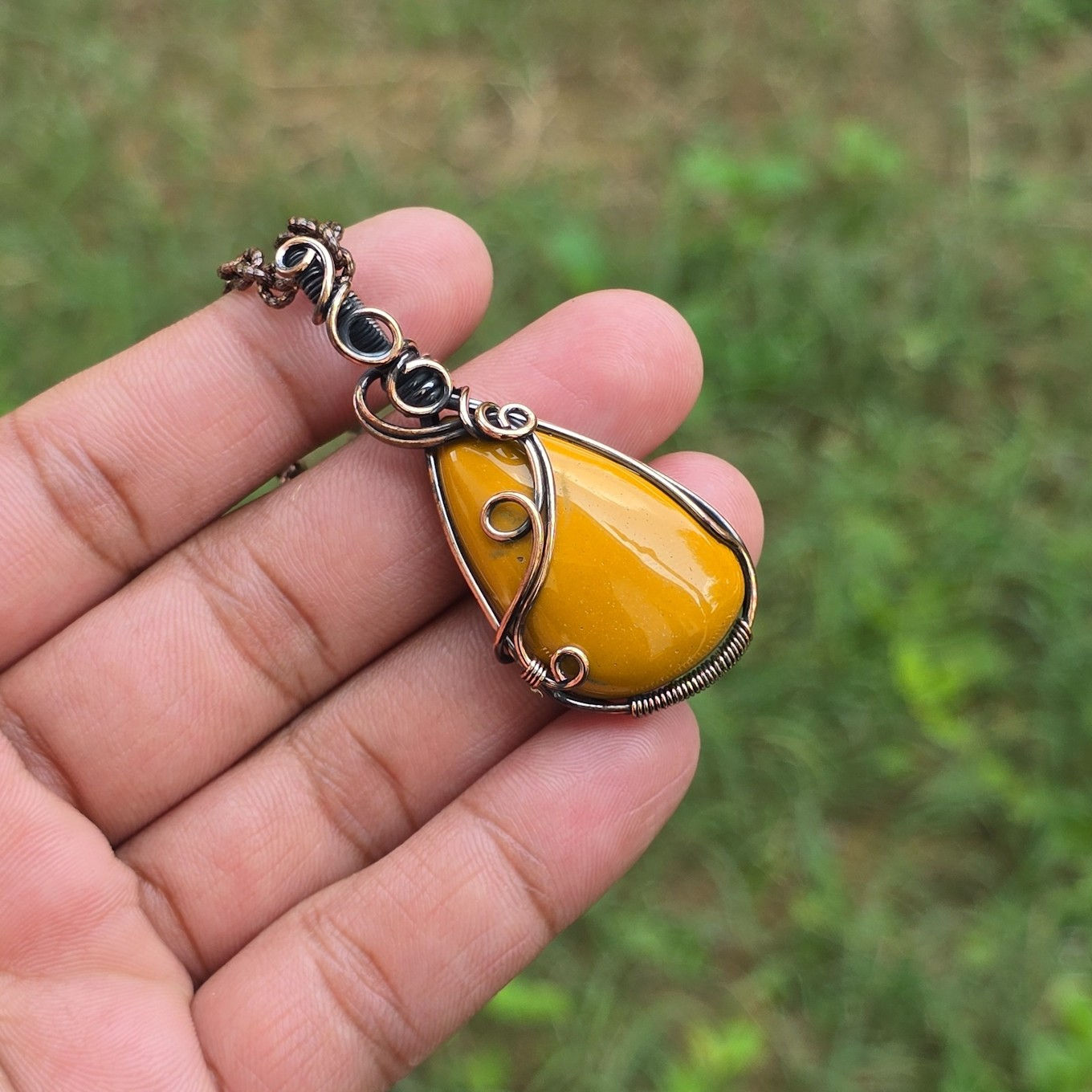 Women's Traditional Stone Pendant with Metal Frame Setting