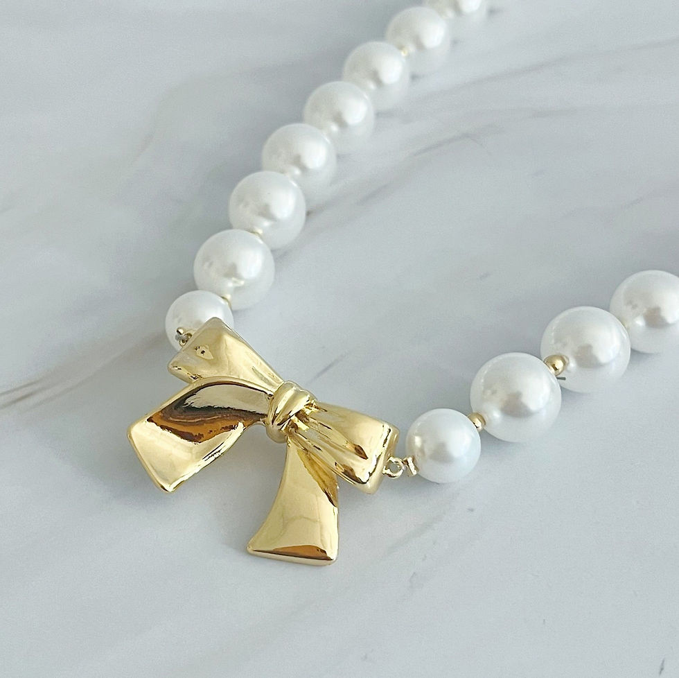 Thumbnail: Bow And Pearls Necklace