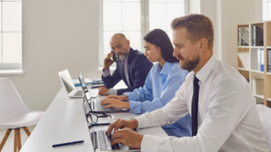 Como terceirizar seu marketing digital político, da sua empresa ou do seu negócio na Internet