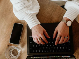 5 Ways I Actually Use AI in My Business Every Day (That Have Nothing to Do with Just Writing Captions)