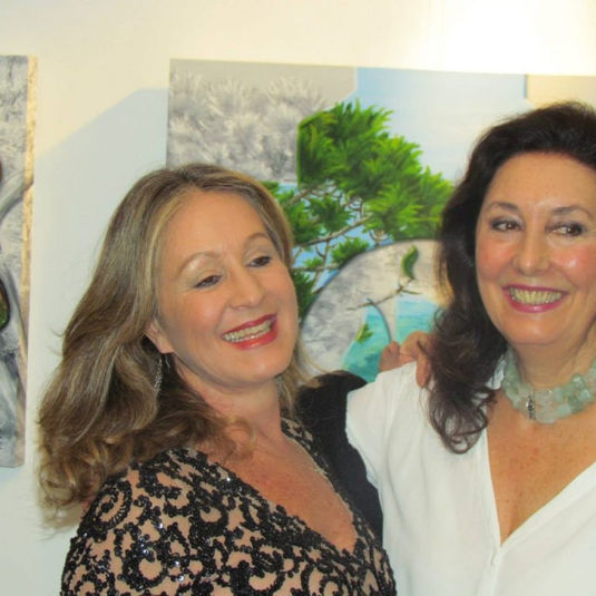 Betth Ripolli na Exposição “UNIVERSO PARALELO”