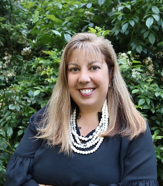 Paula's headshot.jpg