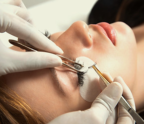 Artificial Lashes_edited.jpg