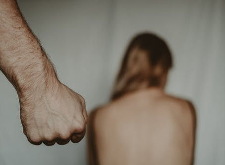 Hayata Kast, Pek Kötü veya Onur Kırıcı Davranış Nedenleri ile Boşanma Davası Nedir? 