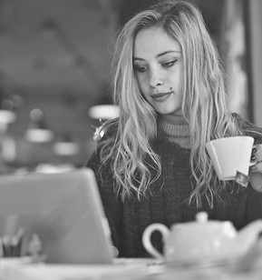 Young_Woman_In_A_Cafe_original_1562763_c