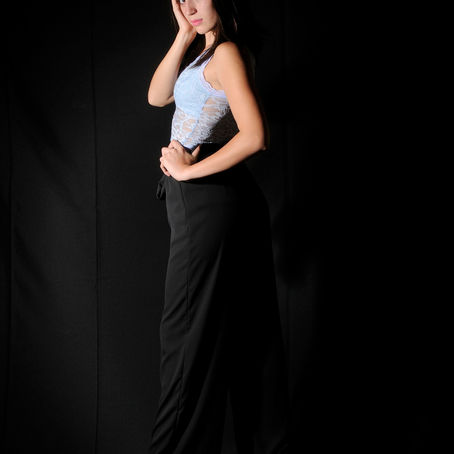 Romina Romero - 1er Cambio del photoshoot para iOS Revista