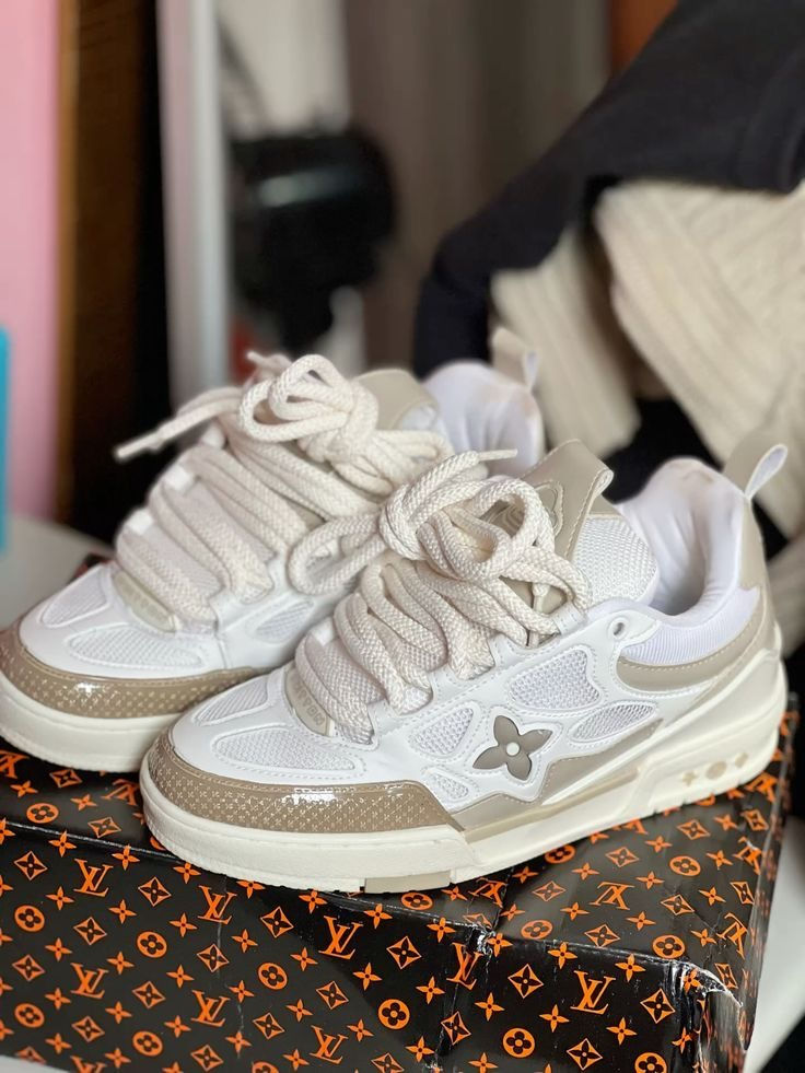 Thumbnail: Lv Skates