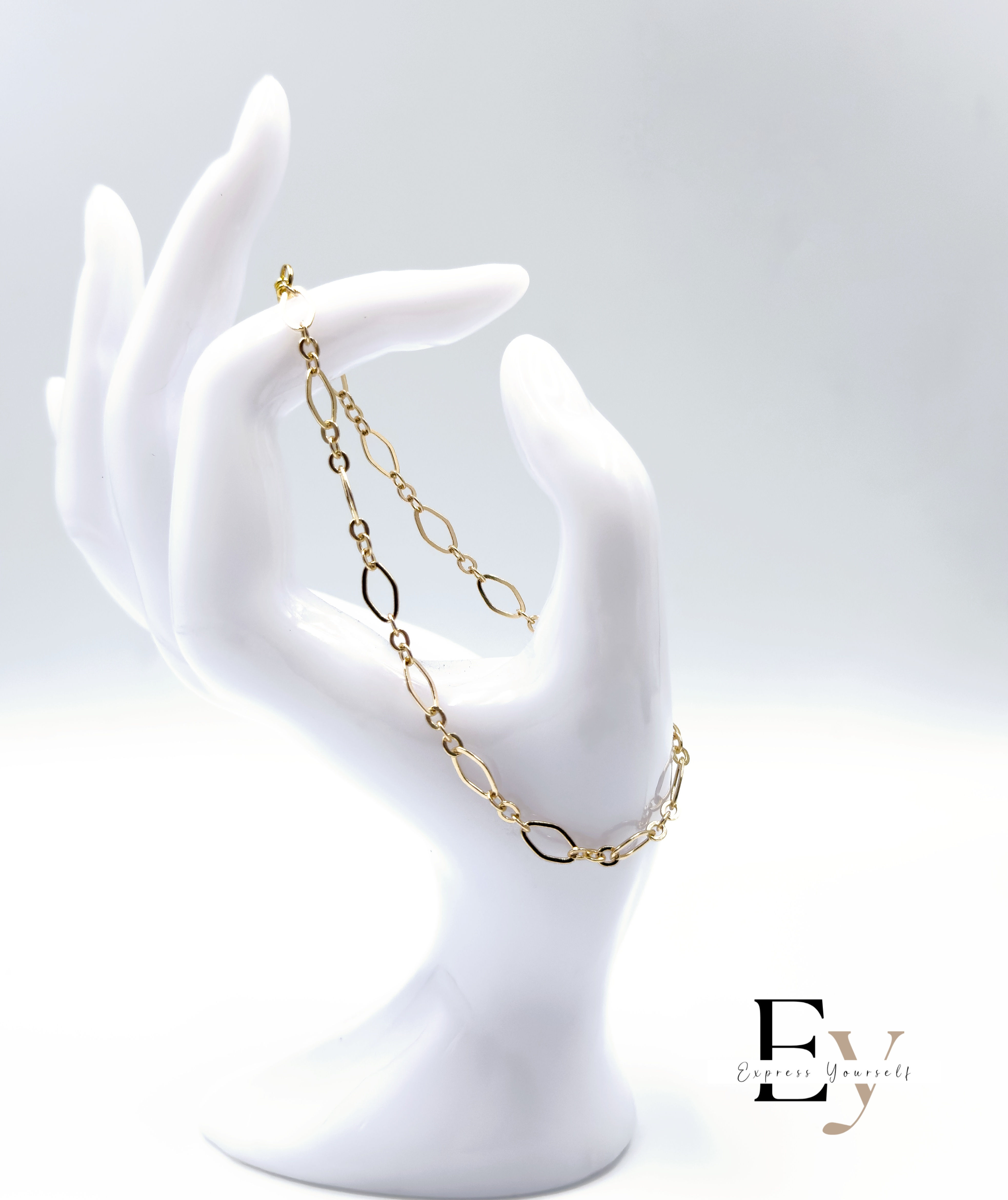 Gold oval links bracelet