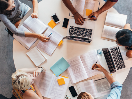 Como o coaching universitário pode apoiar jovens em início de carreira