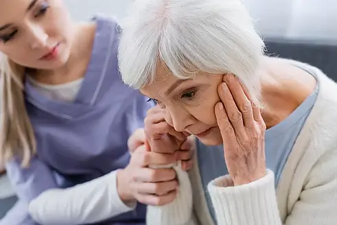 how-dementia-affects-seniors-behaviors.webp
