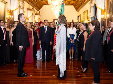 Vitorea Gobernador a los héroes que nos dieron patria