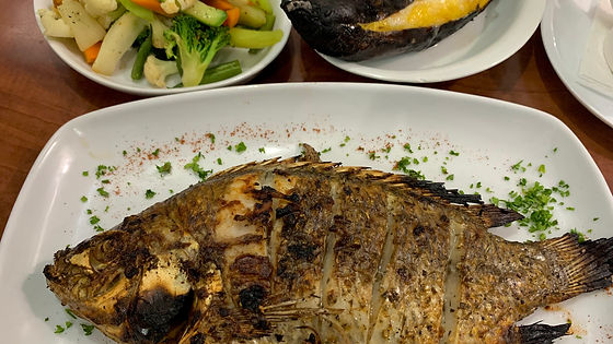 Tilapia entera a la parrilla
