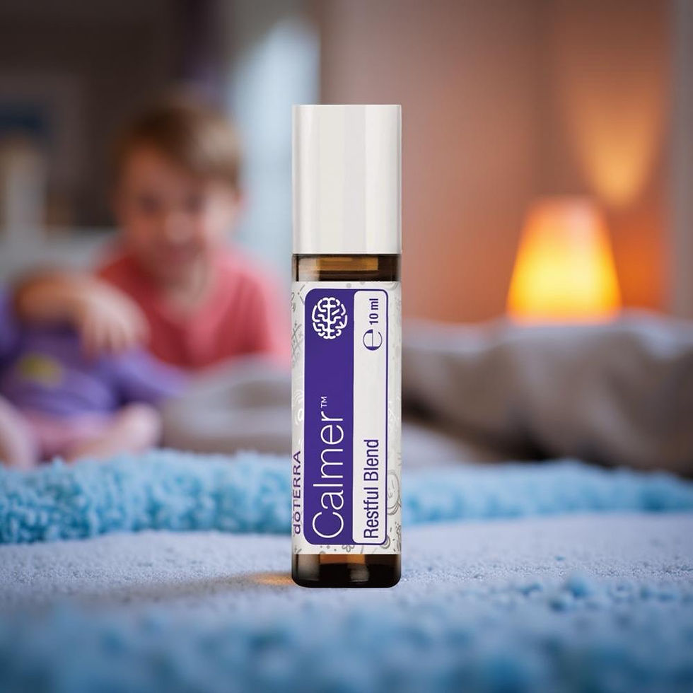 Miniaturbild: Calmer Roll-On 10 ml vor kreativem, buntem Hintergrund.