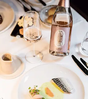 63_EINS-ZWEI-ZEROSparklingRosealkoholfrei0_75L_2_9f11a861-1b9f-4993-a5f1-48e23a9581df.png.