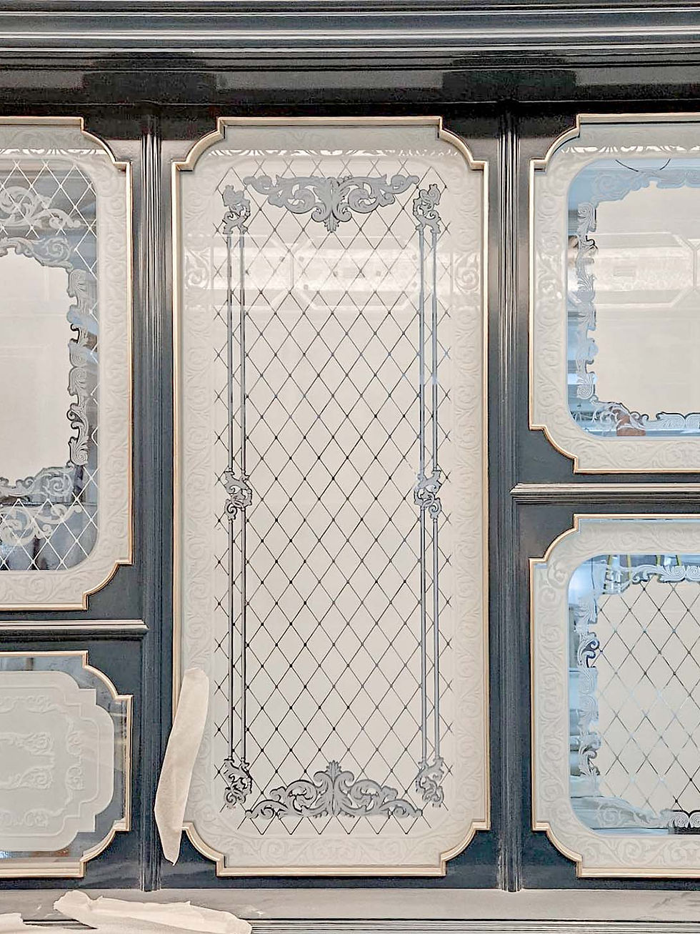 Thumbnail: Laminated Glass in Hospitality (Londoner Hotel Residence) (Pattern Glass)