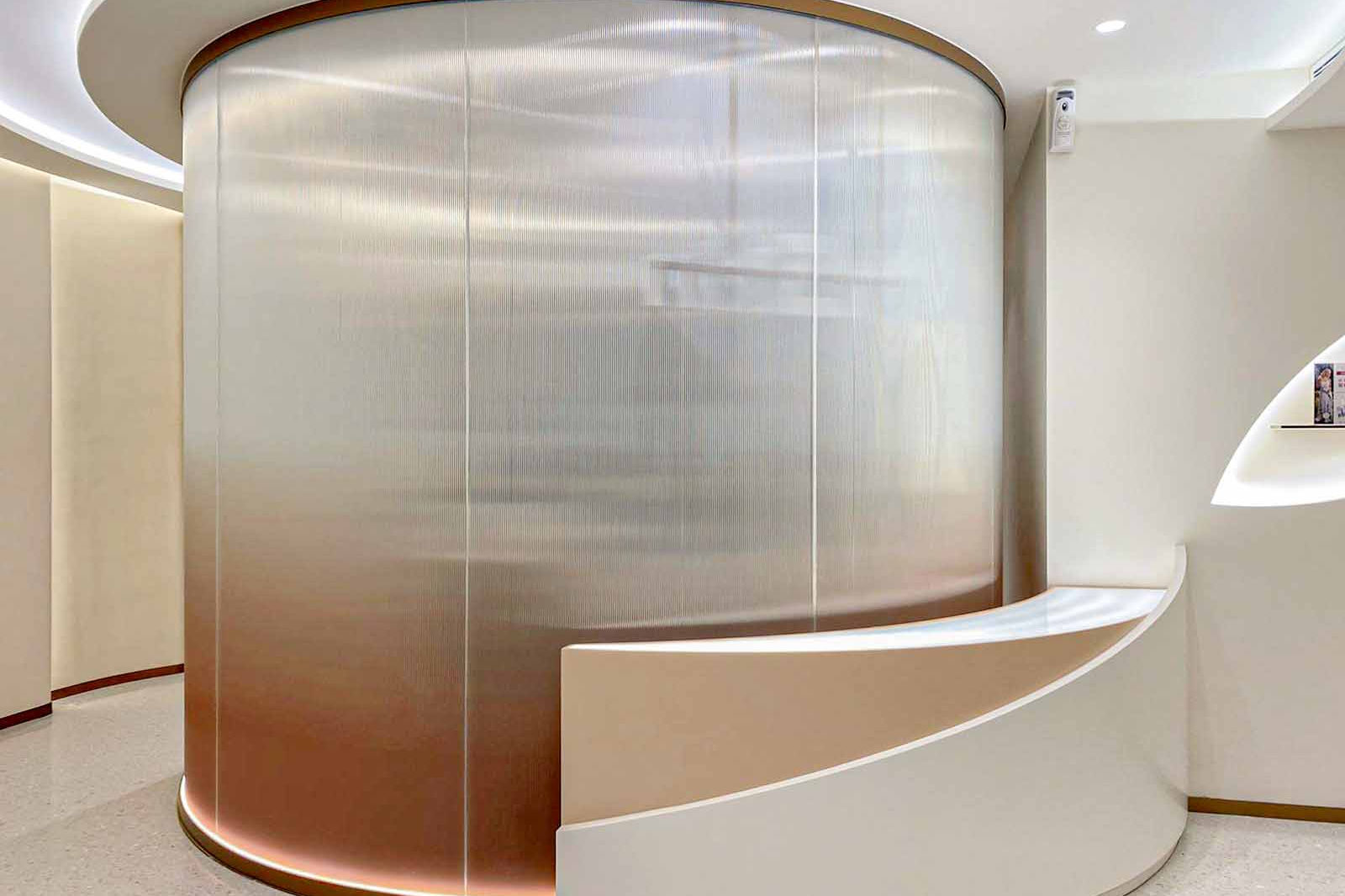 Laminated Glass in Retail - Brwon Gradient Glass for Signage