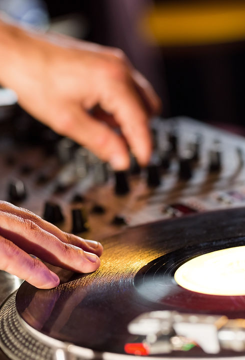 DJ