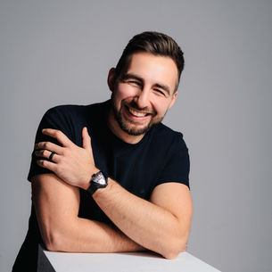 Why Your 2019 Headshot is Costing You 2026 Contracts