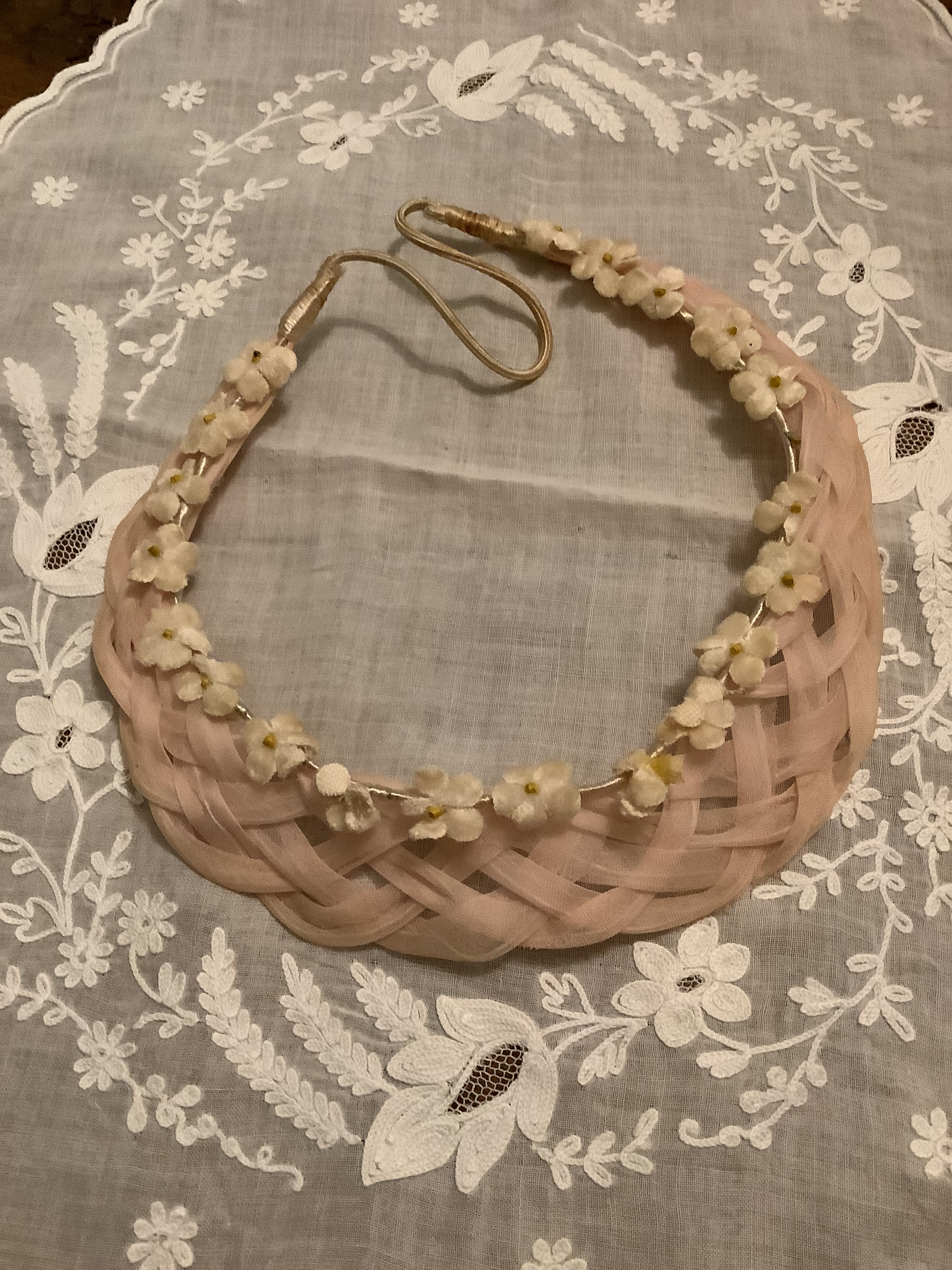 Couronne de fleurs rose