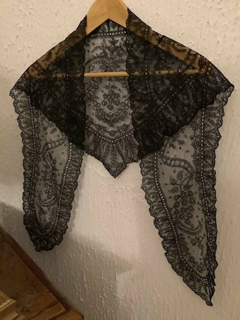 Mantille en dentelle noire