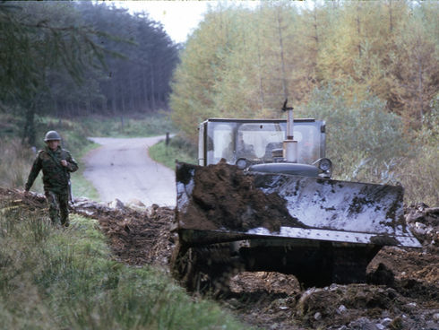 Ireland's Hard Border - Back In Time