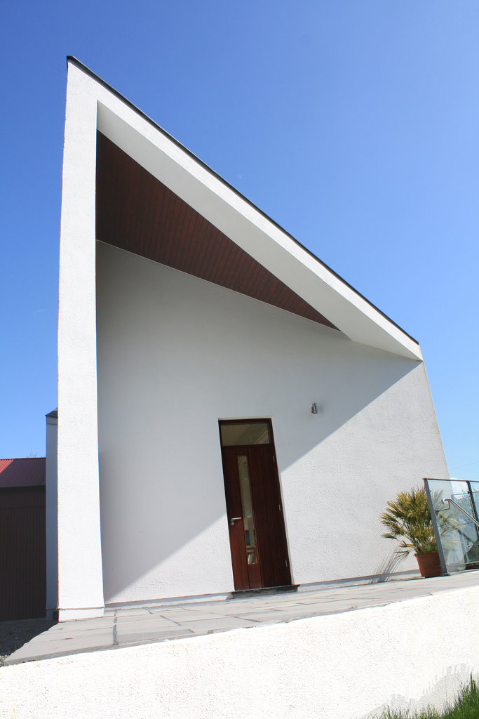 Roundstone House