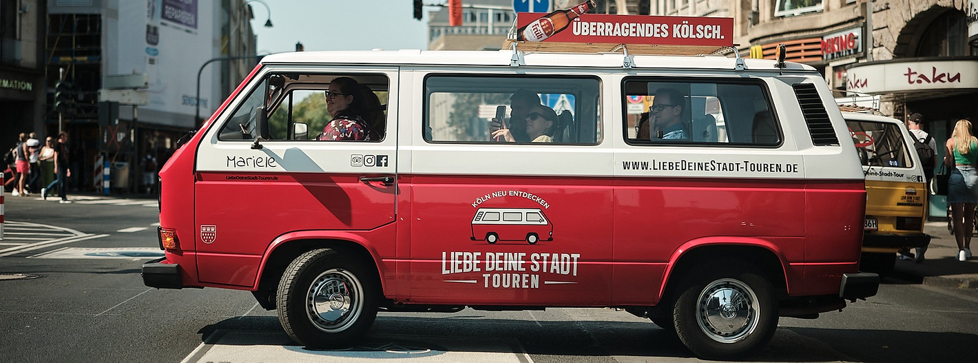 vw-bulli-stadtfuehrung-besondere-oldtimer-tour-bus-sightseeing-ehrenfeld-deutz.jpg