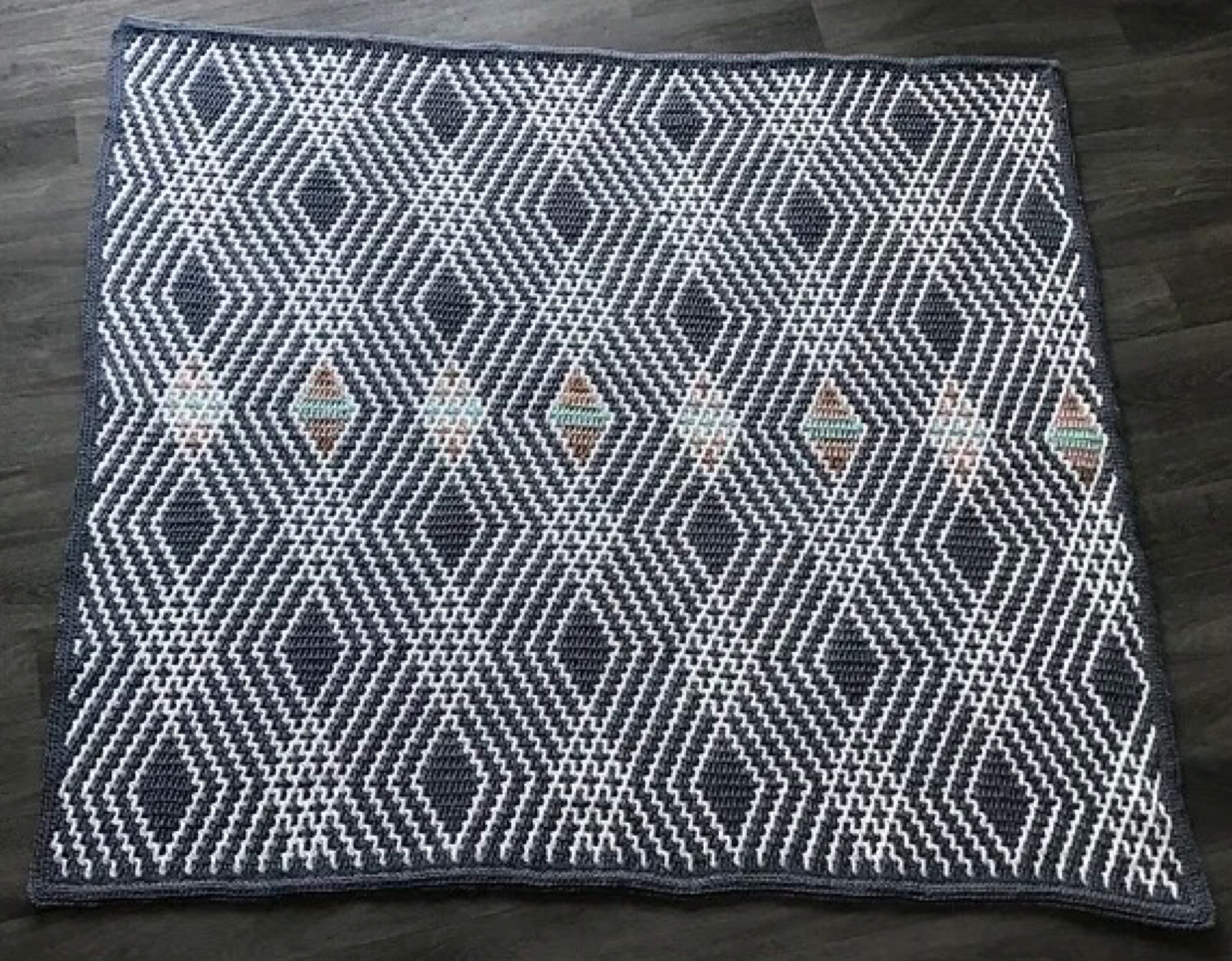 Diamond Flow - Throw