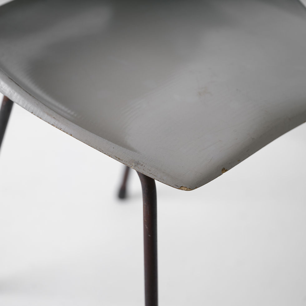 サムネイル： c-20s | Vintage Gray Shell Chair