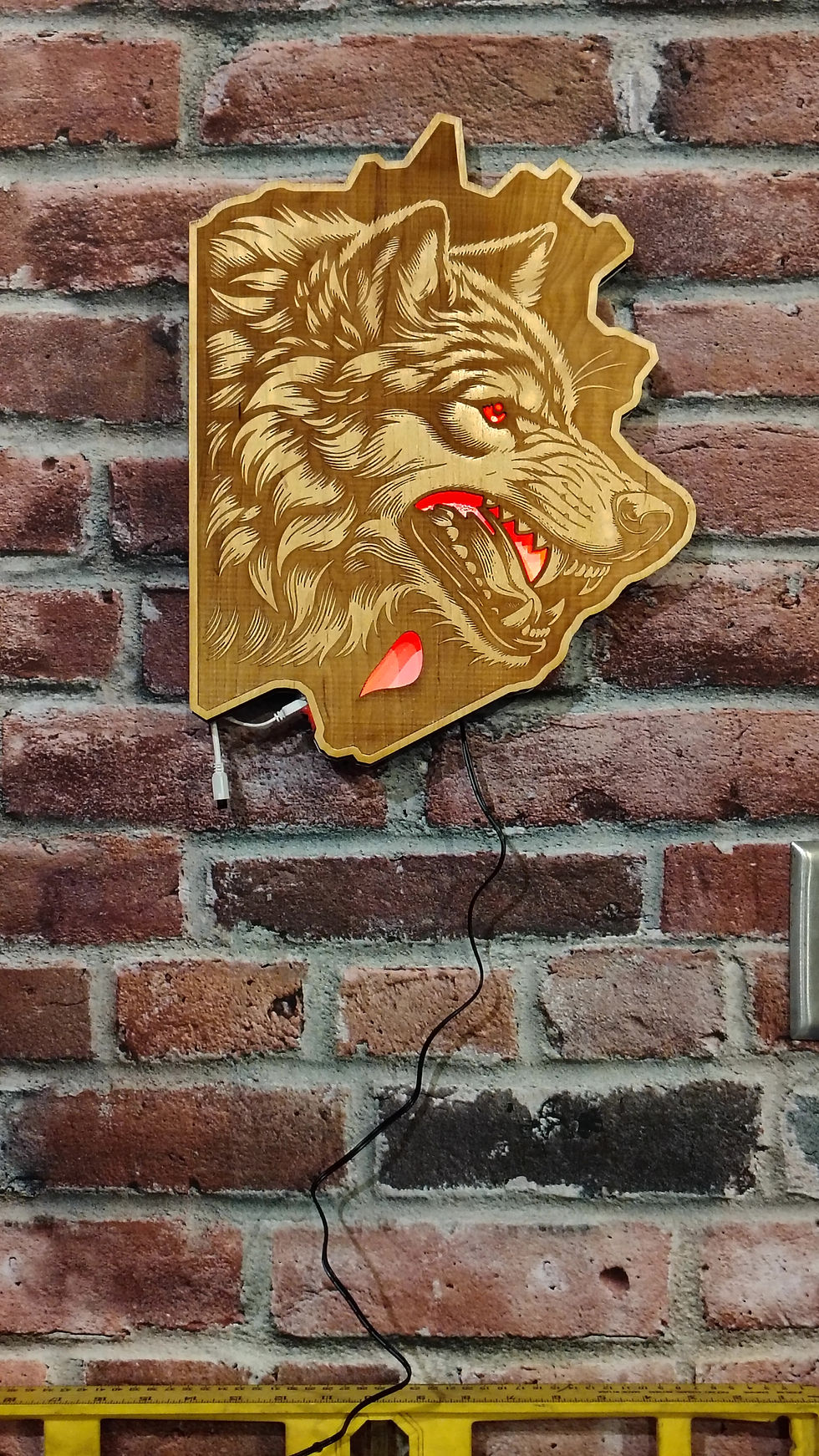 Thumbnail: Snarling Wolf
