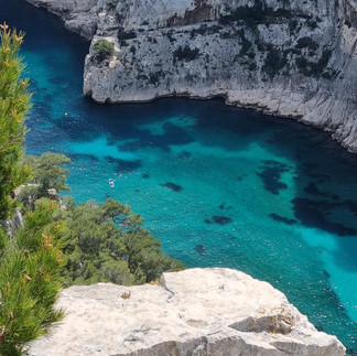 Une calanque au mois d'avril.