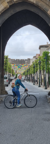 Balade en vélo dans Aigues-Mortes (intramuros).