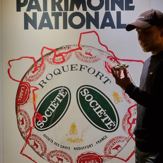 Exposition sur l'historique du marketing de Société Roquefort