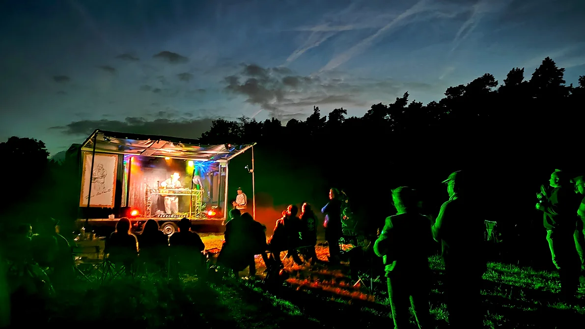 trailer schöne farbe.webp