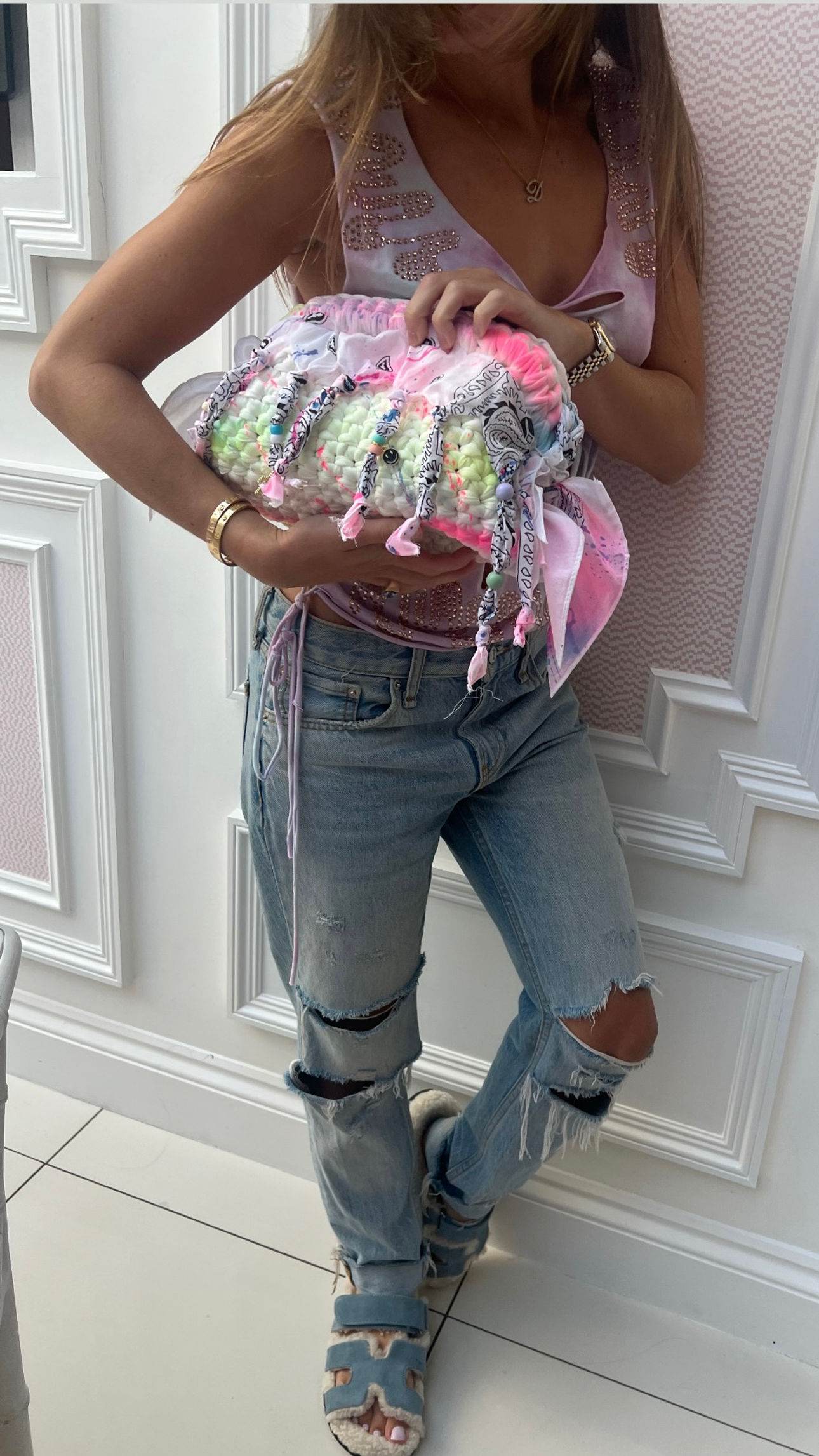 Candy knit clutch 💘