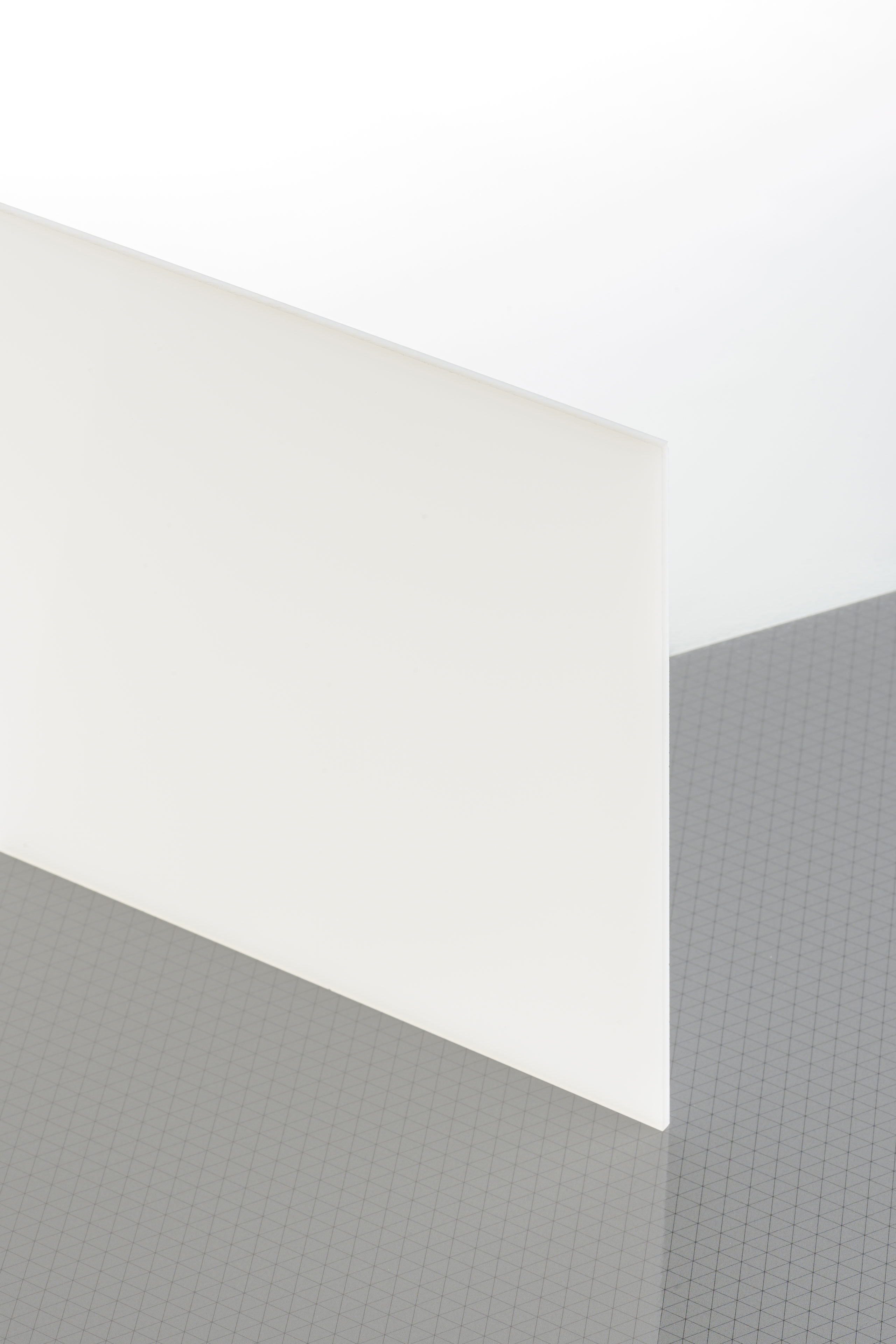 PLEXIGLAS XT WN370 Translucent Balance White Acrylic Sheet